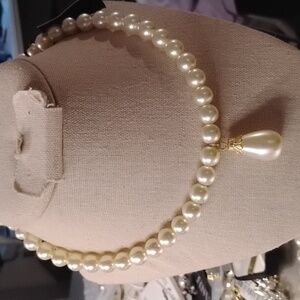 Details faux pearl necklace
